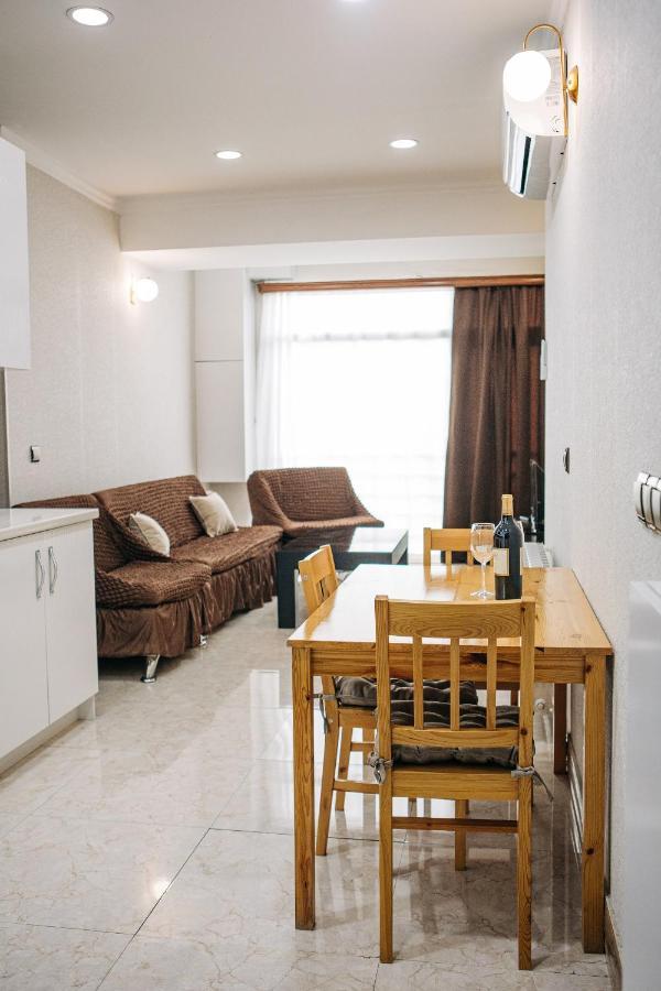 Apartament444 Tbilisi Buitenkant foto